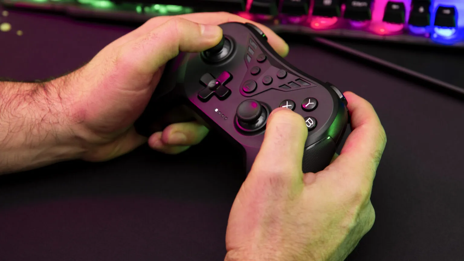 The G-Lab - K-Pad Helium WL- Manette PC sans fil Rechargeable - 2.4 Ghz, Vibrations Ajustables, 12 boutons, 4 gâchettes (2 personnalisables), Mode Turbo, Macros,Manette PC gamer (Windows 10,11) & PS3