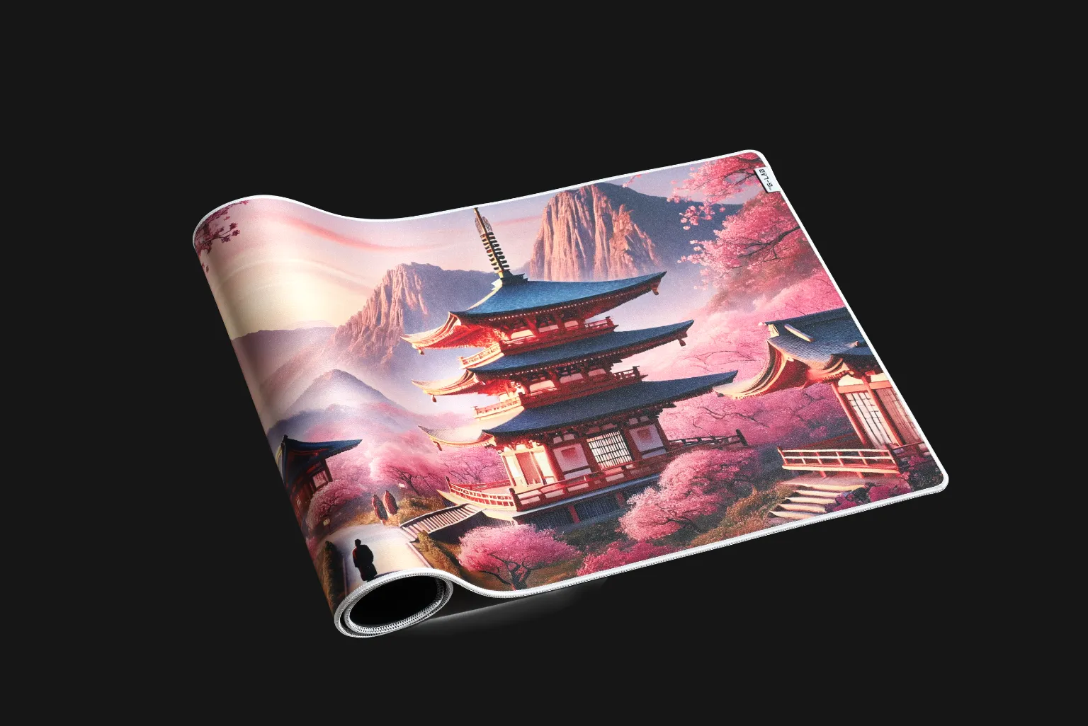 le PAD TEMPLE bénéficie d’une surface durable conçue pour résister à l’usure quotidienne. Ses bords cousus renforcés prolongent la durée de vie du tapis et limitent l’effilochage au fil du temps. Sa base en gomme antidérapante assure une parfaite adhérence au bureau