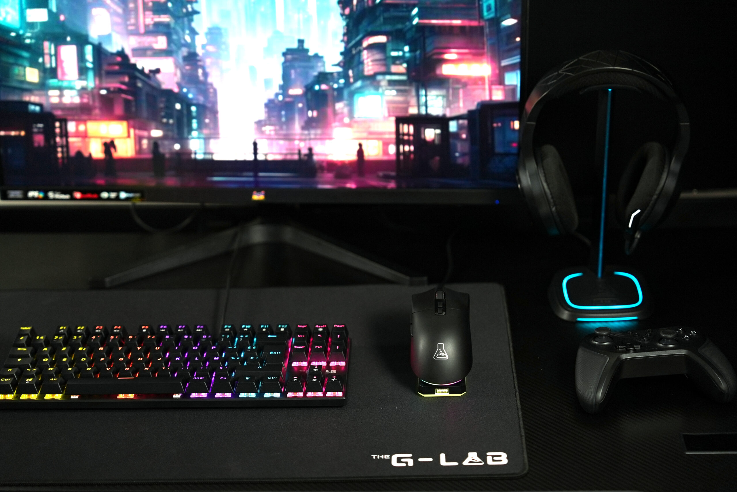 Souris Gamer Sans Fil Ultra-Légère 62g 12000 DPI Souris sans fil Triple Mode 2.4 GHz / Bluetooth 5.0 / Filaire, Capteur PixArt 3311, 1000 Hz, 7 boutons, RGB & Macros Custom