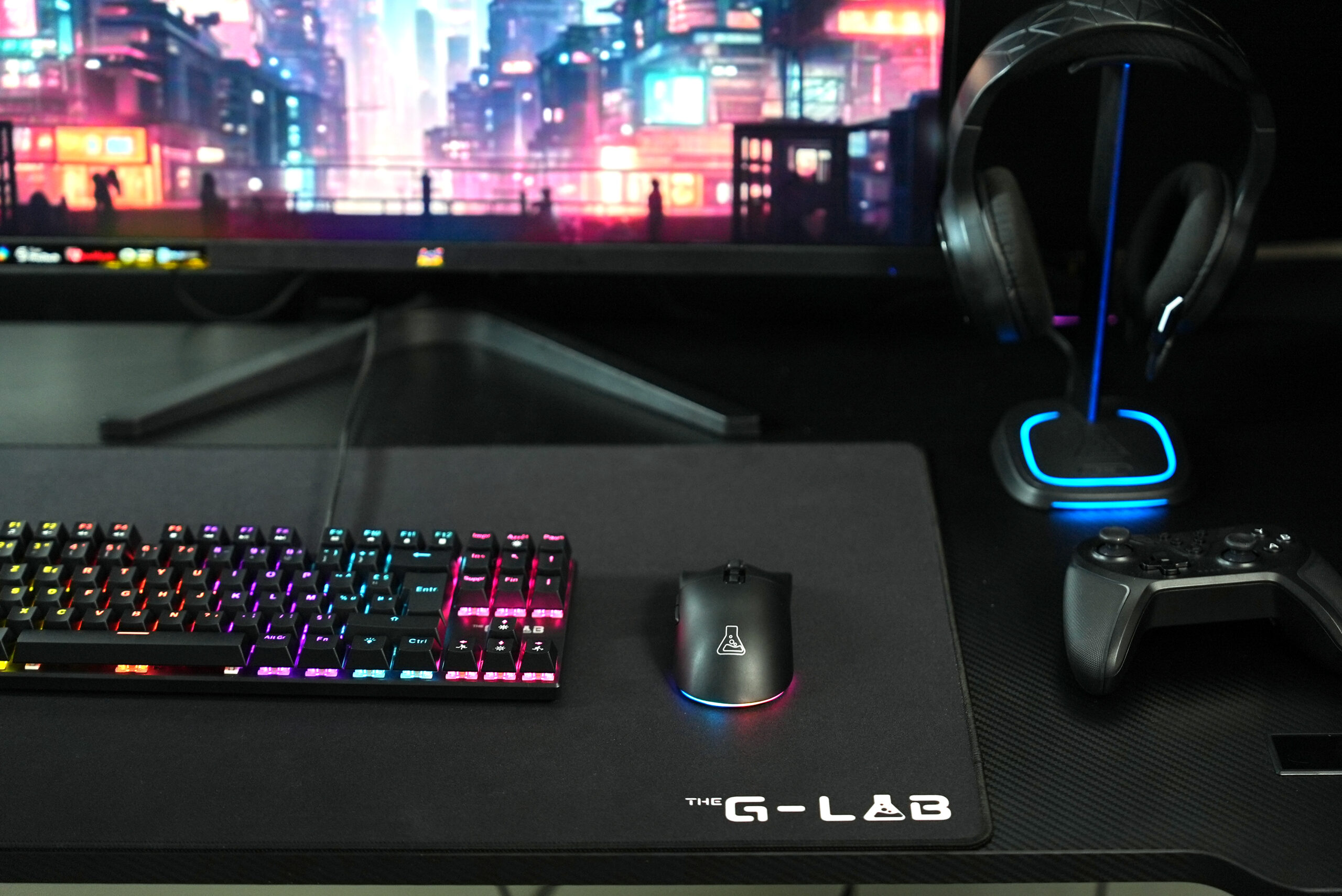 Souris Gamer Sans Fil Ultra-Légère 62g 12000 DPI Souris sans fil Triple Mode 2.4 GHz / Bluetooth 5.0 / Filaire, Capteur PixArt 3311, 1000 Hz, 7 boutons, RGB & Macros Custom